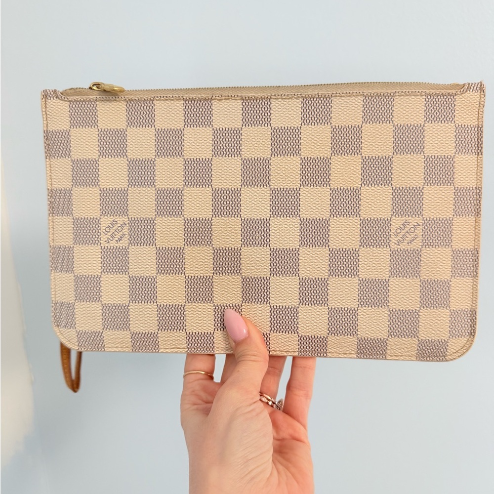 Louis Vuitton Damier Neverfull Pouch Wristlet
